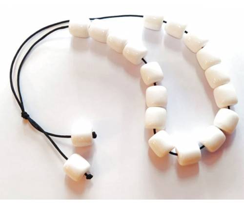 Κομπολόι Χειροποίητο από Μείγμα Κεχριμπαριού με 19 Χάντρες - Ασπρο - Τιμή: 8,90€