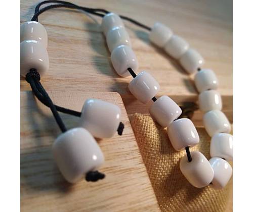 Κομπολόι Χειροποίητο από Μείγμα Κεχριμπαριού με 19 Χάντρες - Ασπρο - Τιμή: 8,90€