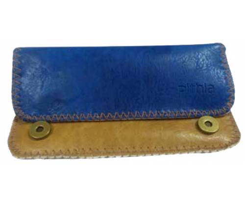 Pythia Tobacco Case Two-Tone with Clasp | Blue-Sand - Price: 9,00€ Pythia Tobacco Case Two-Tone with Clasp | Blue-Sand - Price: 9,00€